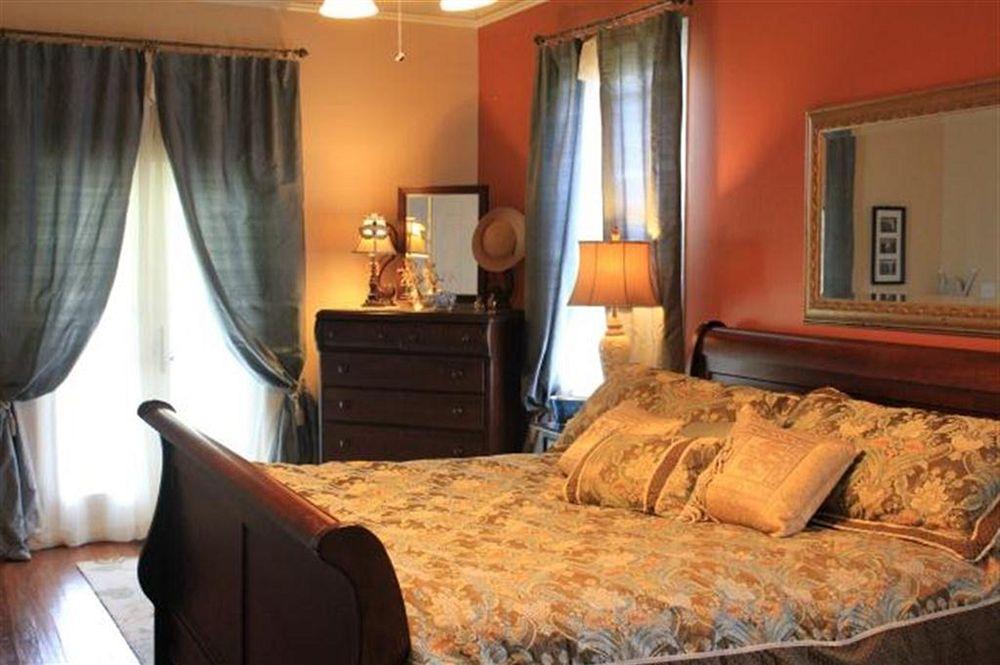 Carroll House Bed & Breakfast Bay St. Louis Exterior photo
